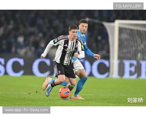 尤文青训守门员：小将进行反应球训练获教练认可